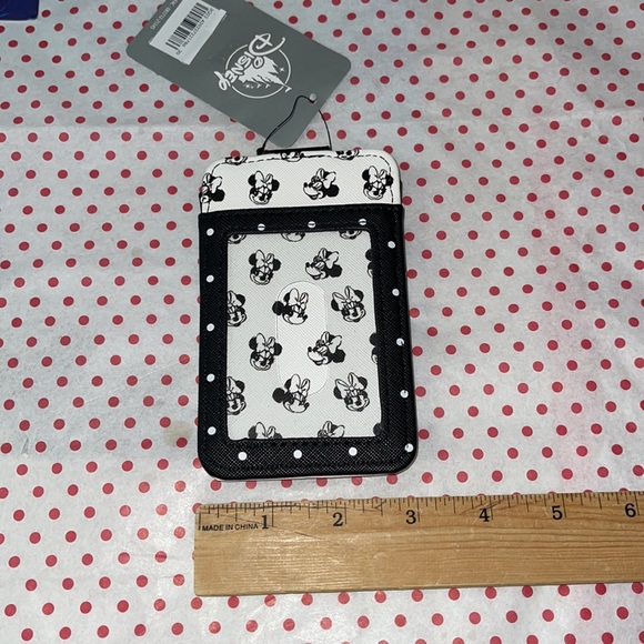 AUTHENTIC DISNEY MERCHANDISE—MINNIE MOUSE CREDIT CARD/ID wallet - Picture 8 of 10